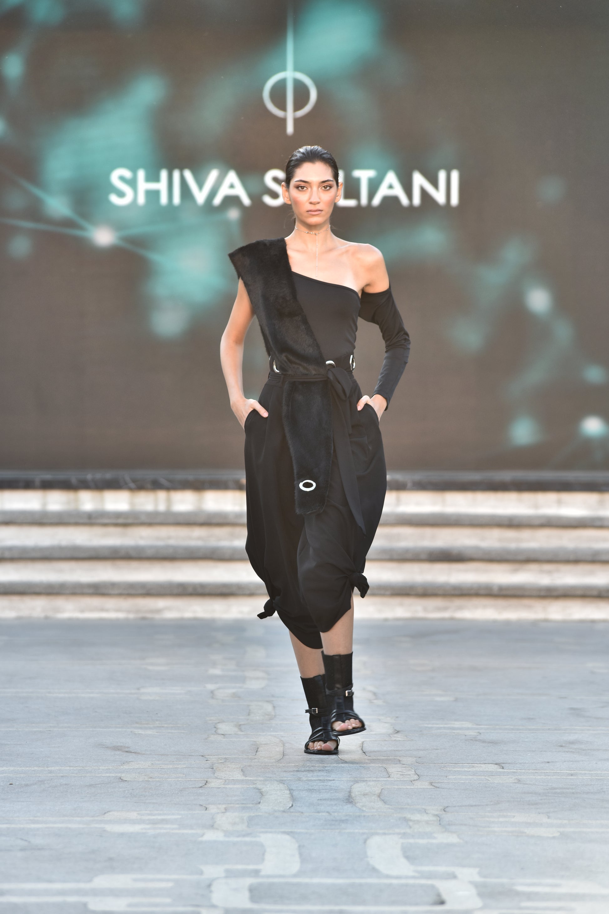 Call Me Circle Look 4