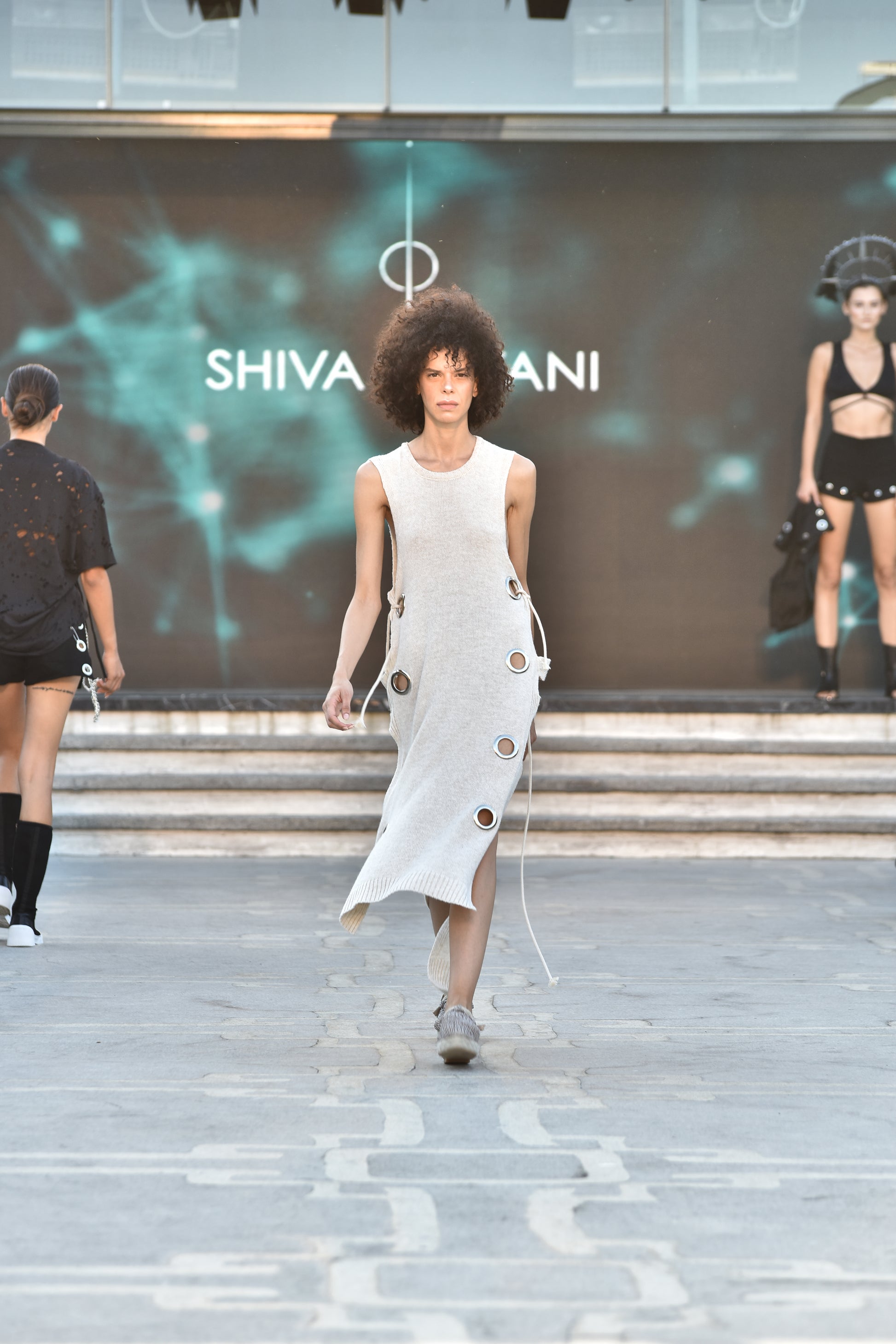 Call Me Circle Look 6