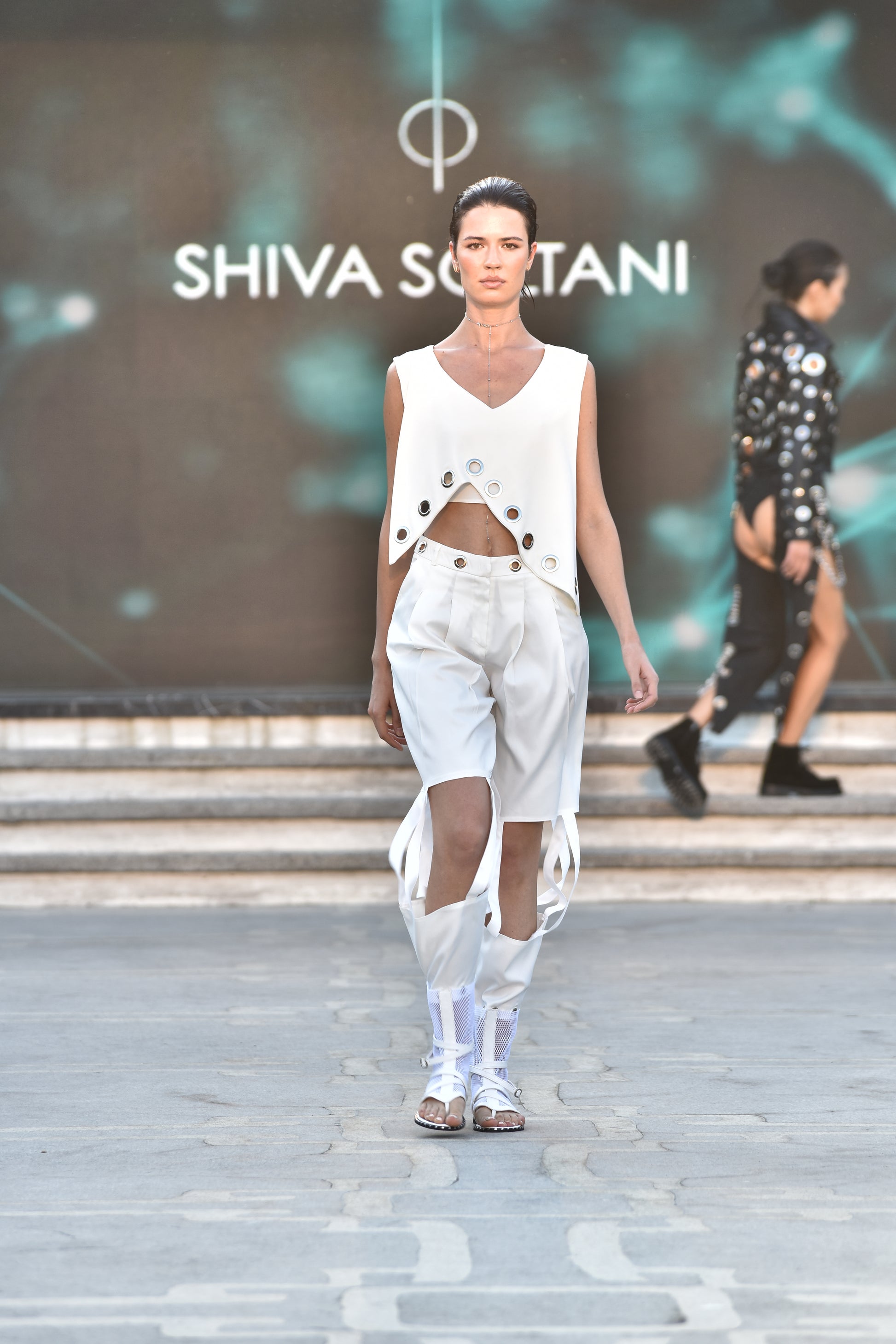 Call Me Circle Look 7