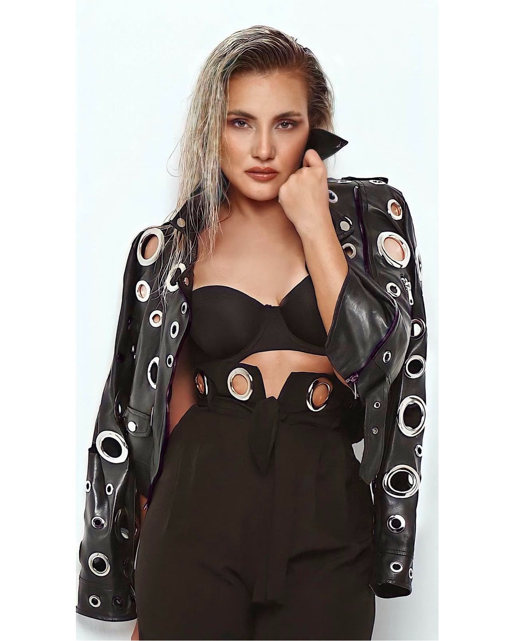 Call Me Circle Look 3